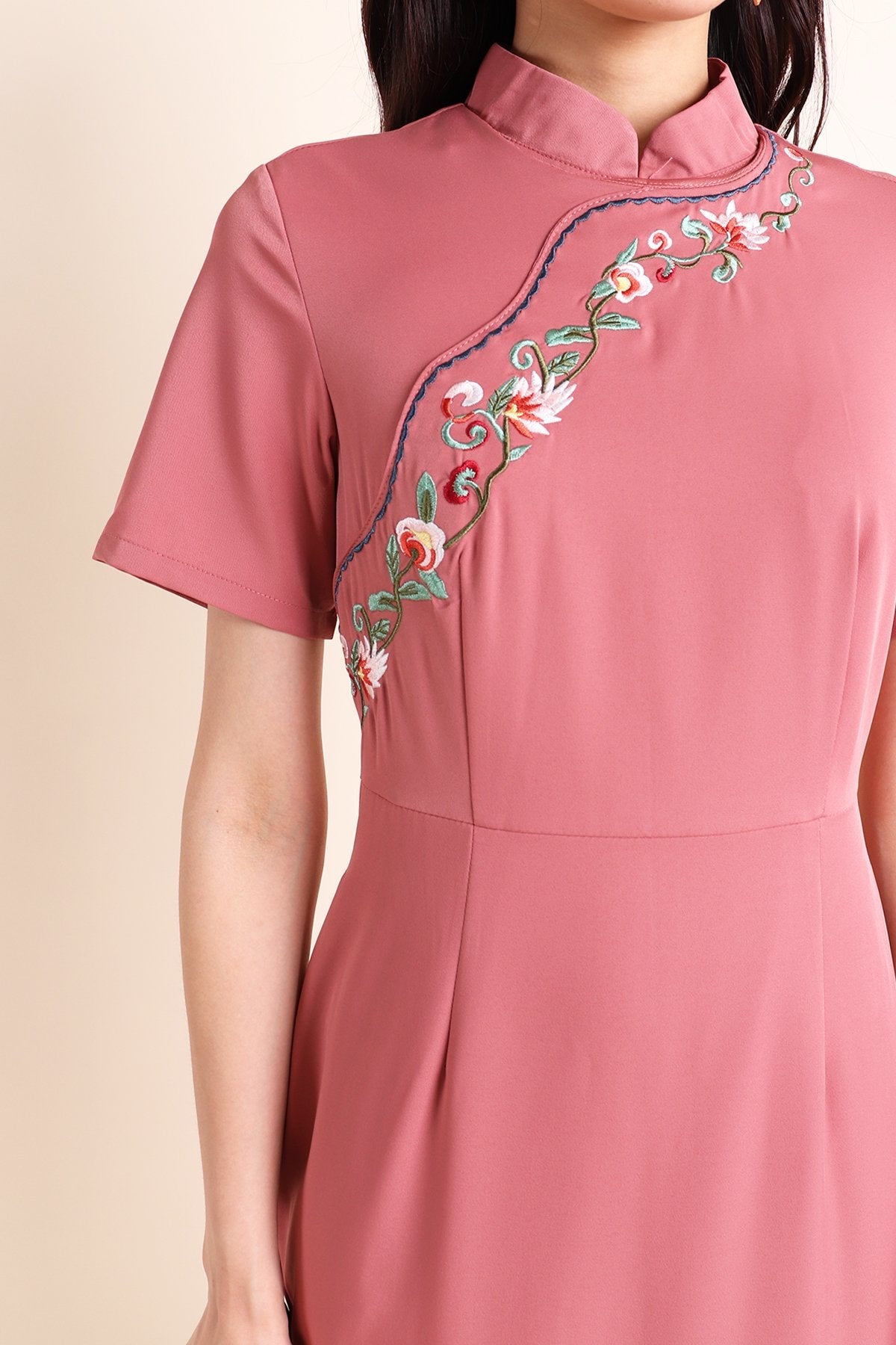 MADEBYNM JIXIANG REMOVABLE COLLAR EMBROIDERY SLEEVE DRESS IN ROSEWOOD
